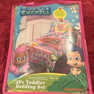 Brand new never used Bubble guppies 4 piece bedding set !!